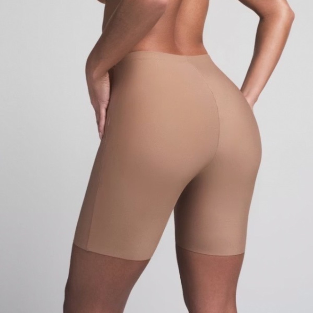 SKIMS Body Butt Enhancing Long Short Sienna Padded Shapewear BO-SHO-5939W XL